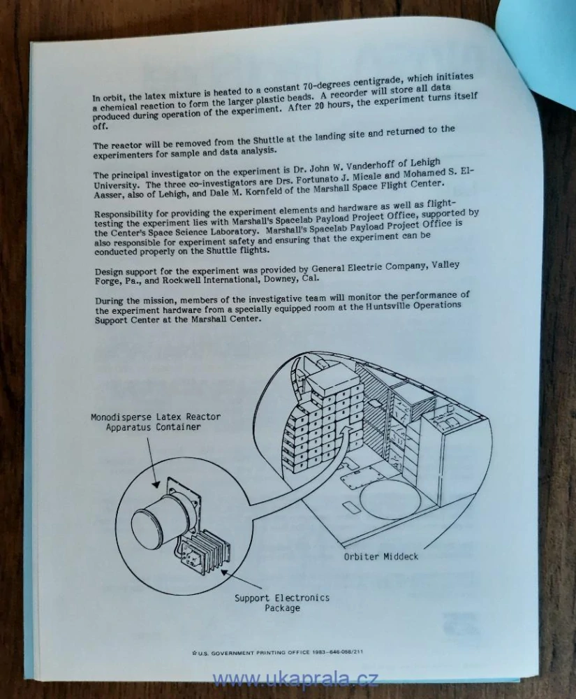 Originální prospekt NASA "Information Kit" k misi STS 7 raketoplánu Challenger, r. 1983